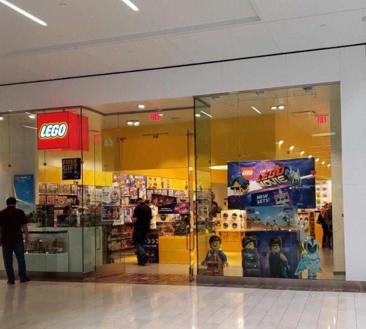 The LEGO Store Westfield Galleria (Roseville,&nbspCA)